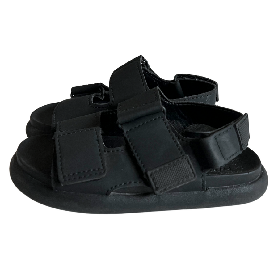 Sandalar