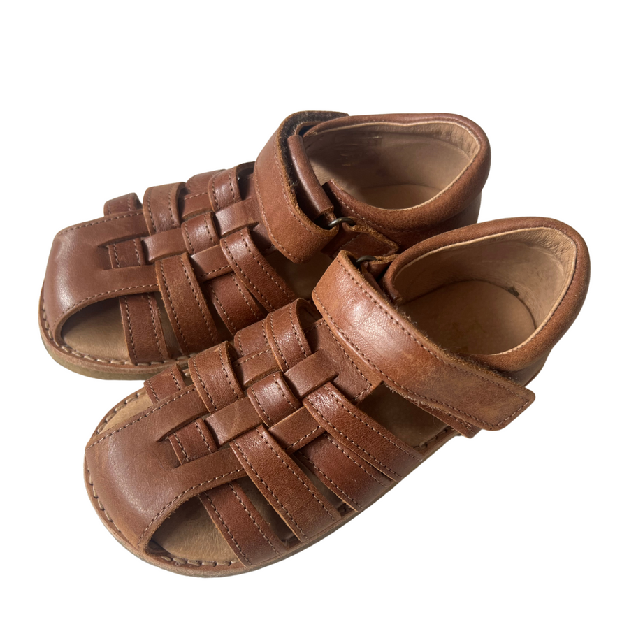 Sandalar